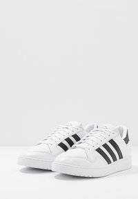 adidas Originals Tenisky - white