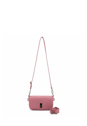 Borsa a tracolla in pelle rosa con tracolla regolabile e chiusura con fibbia argento, accompagnata da tracolla coordinata staccabile su sfondo bianco.