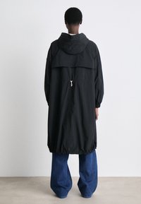 Barbour International VARONA SHOWERPROOF - Vízálló dzseki - black