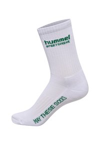 Vit sportstrumpa med ribbad textur, som har en grön "hummel"-logotyp på sidan och texten "WAY THESE SOX" på undersidan.
