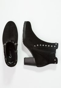 Gabor Tronchetti - black