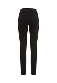 Jean skinny noir avec une texture lisse, deux poches arrière et une taille mi-haute. Le tissu a un léger éclat.