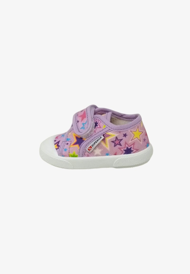 Scarpe da tela viola con motivi di stelle colorate, cinturino in Velcro e suola in gomma bianca con grip texturizzato. Adatte per un abbigliamento casual.