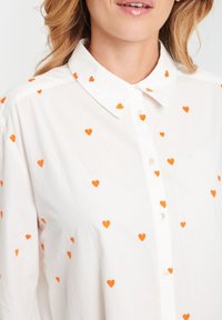 Saint Tropez DIANNE - Button-down blouse - tigerlily hearts