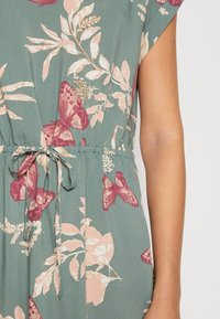 Vero Moda Denní šaty - green