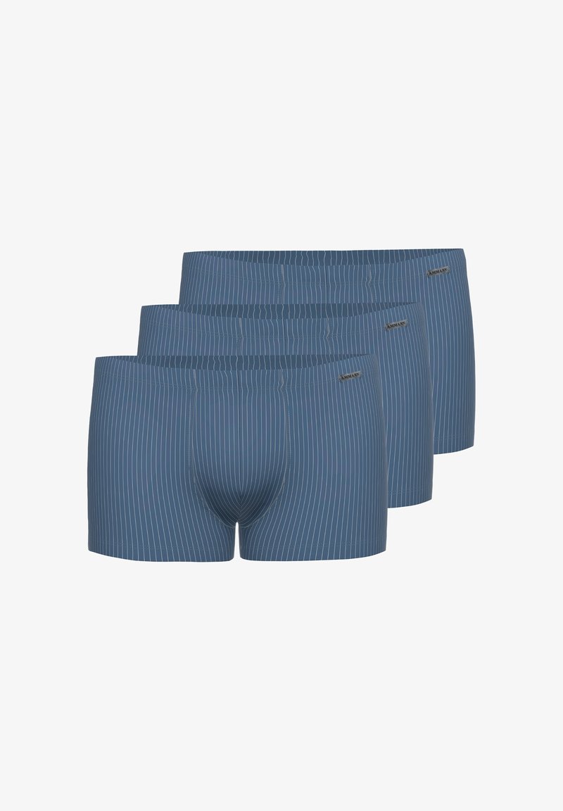 Set di boxer briefs a righe blu scuro, realizzati in morbido tessuto. Presentano un elastico confortevole e sottili righe verticali bianche.