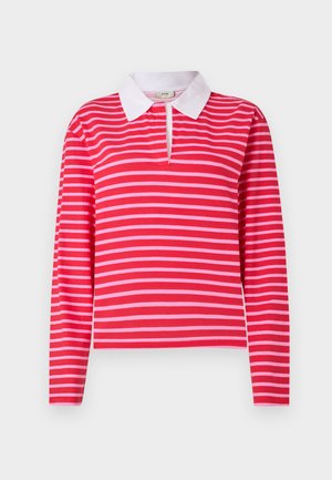 Rød og rose stripet langermet polo-skjorte med hvit krage og en hakkedetalj på halsen. Laget av et mykt, pustende stoff.