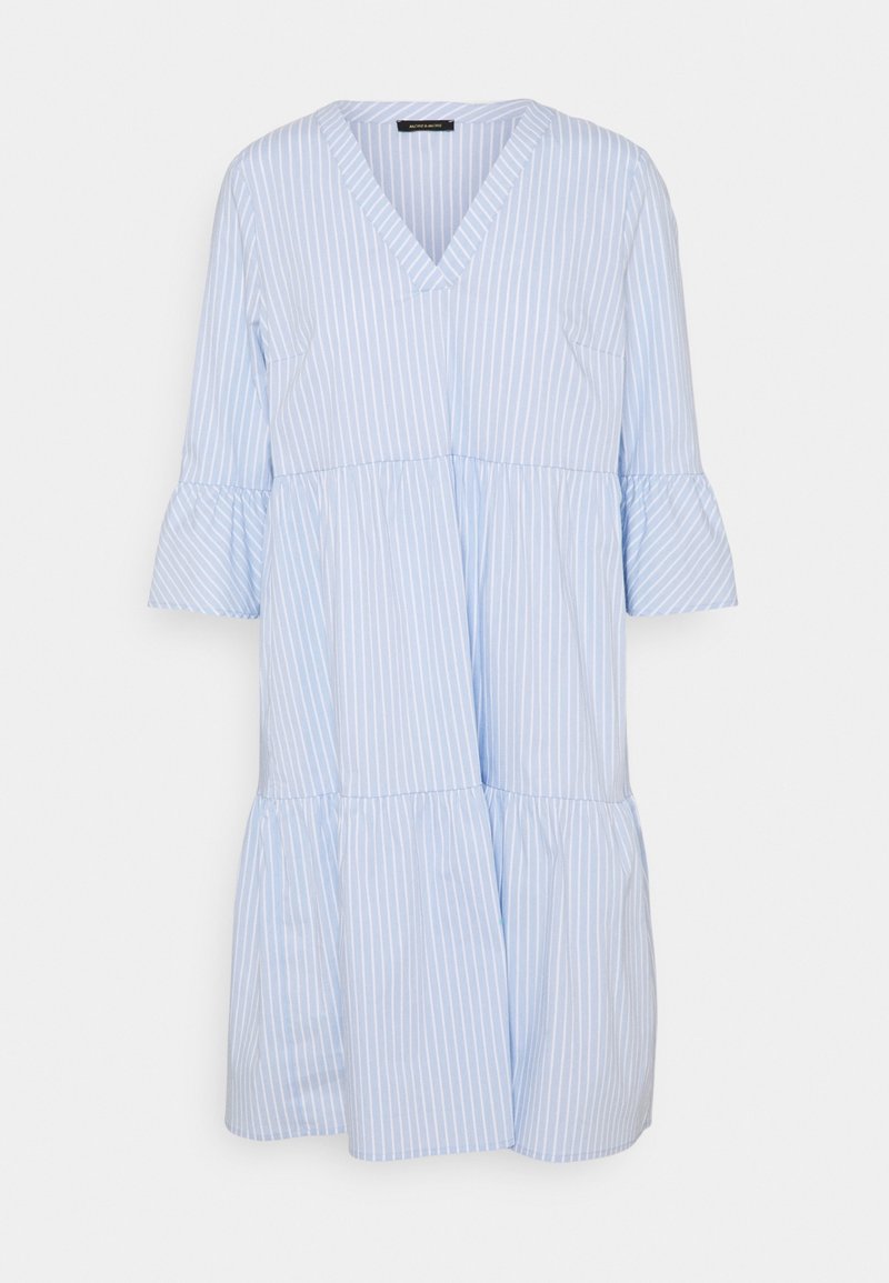 Vaaleansininen raidallinen mekko, jossa on V-pääntie, kolmen neljänneksen kellohihat ja kerroksellinen helma. Valmistettu pehmeästä kankaasta, jossa on sileä rakenne.