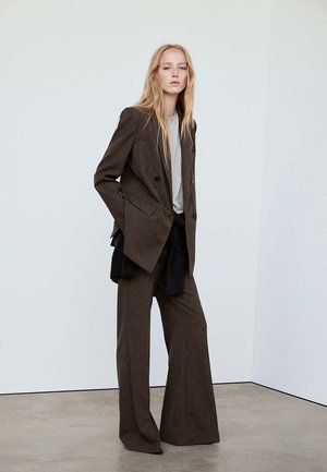 Mango, ADULT - Stoffhose - dark brown
