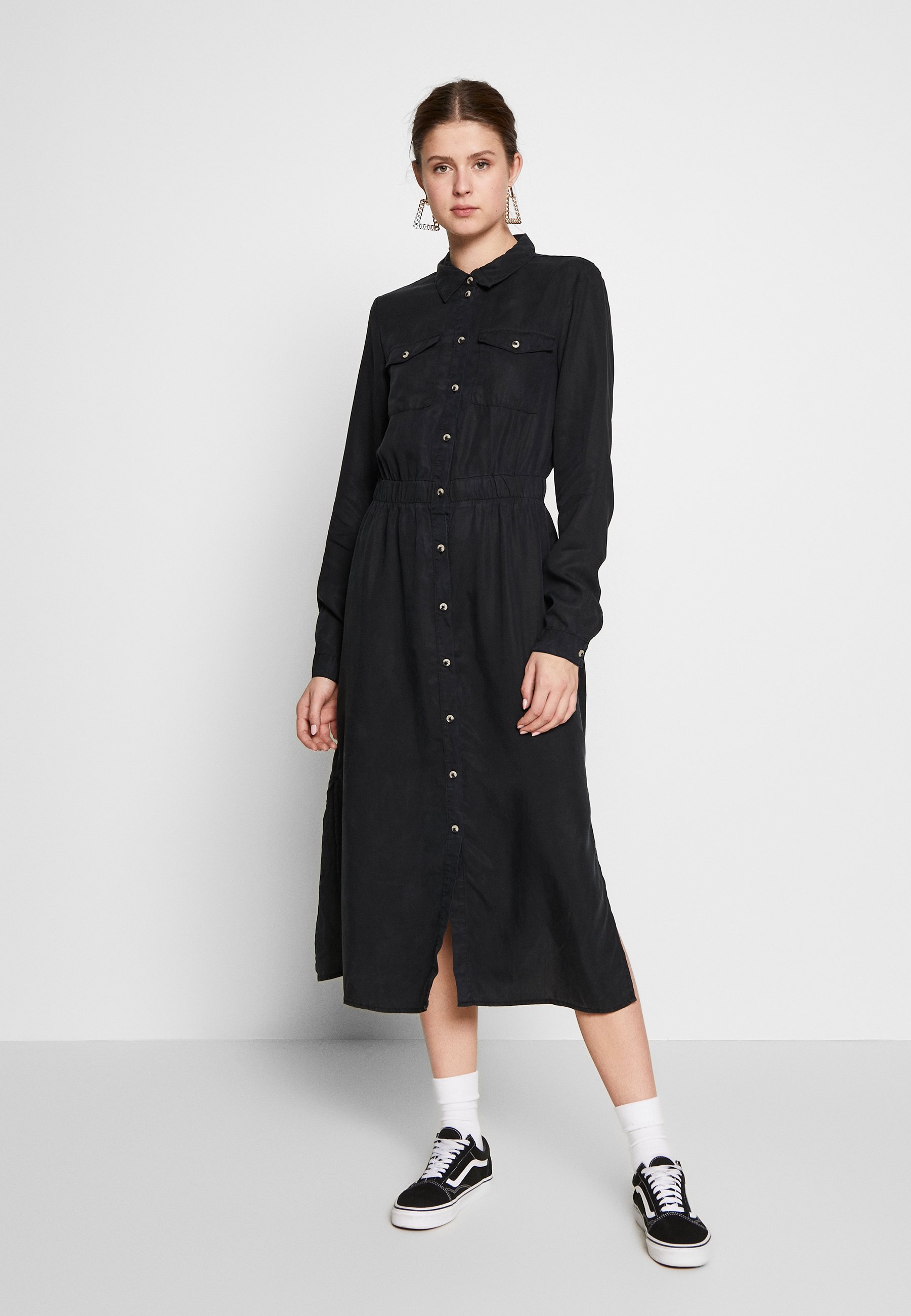 PIECES Tall PCNOLA DRESS Skjortekjole black Zalando.no PIECES Tall PCNOLA DRESS - Skjortekjole - black