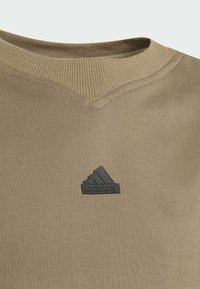 adidas Performance Camiseta estampada - black olive