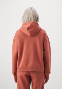 Jordan Sudadera - dusty peach/legend sand