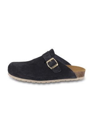 Sabots en daim noir à enfiler avec sangle à boucle réglable et semelle légère texturée, conçus pour un usage quotidien.