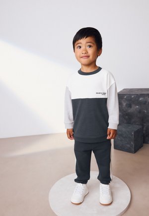 Next LONG SLEEVE SOFT TOUCH  AND JOGGERS SET  - REGULAR FIT - Dressikomplekt - black/white