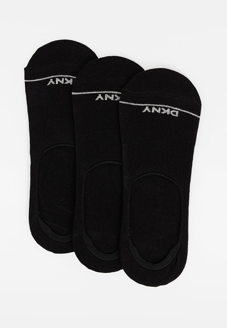 Zwarte katoen no-show sokken in een verpakking van drie. Kenmerken een zachte textuur, elastische opening en een wit logo aan de bovenrand.