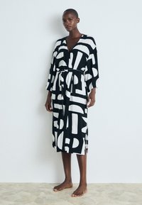 Triumph BEACH MYWEAR TUNIC ROBE - Dodaci za plažu - white