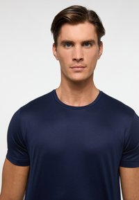 Eterna SOFT TAILORING - T-shirt basic - dunkelblau