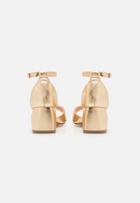 Even&Odd Wide Fit Sandales - gold