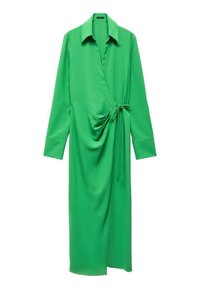 Grünes Wickelkleid aus glattem Stoff mit langen Ärmeln, einem Kragen und einem gebundenen Taillendetail. Besitzt eine fließende Silhouette.