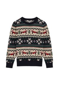 Stickad tröja med en marinblå bas och mönster i gräddvit, röd, grön och svart. Designen inkluderar renar, träd och geometriska former.