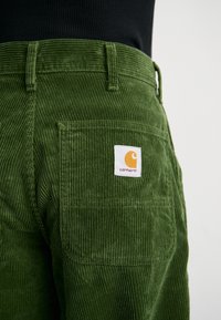 Carhartt WIP Kalhoty - olive