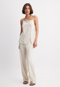 NA-KD Pantaloni - beige