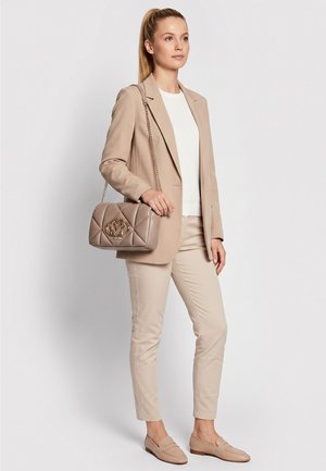 Love Moschino, SMART DAILY BAG - Umhängetasche - sand