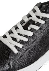 Marco Tozzi BY GUIDO MARIA KRETSCHMER   - Trainers - black white