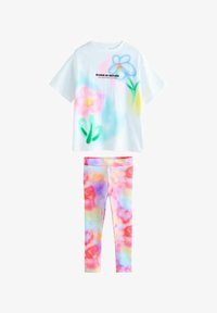 Valitud, pink floral