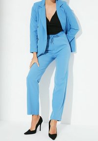 Trendyol Spodnie materiałowe