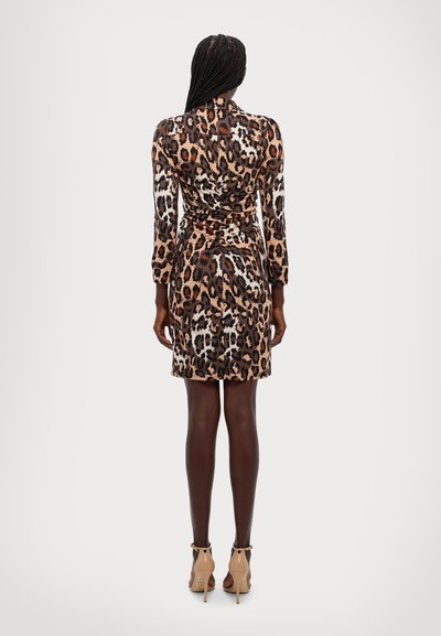 Diane von Furstenberg SHESKA DRESS - Nappali ruha - jungle cat