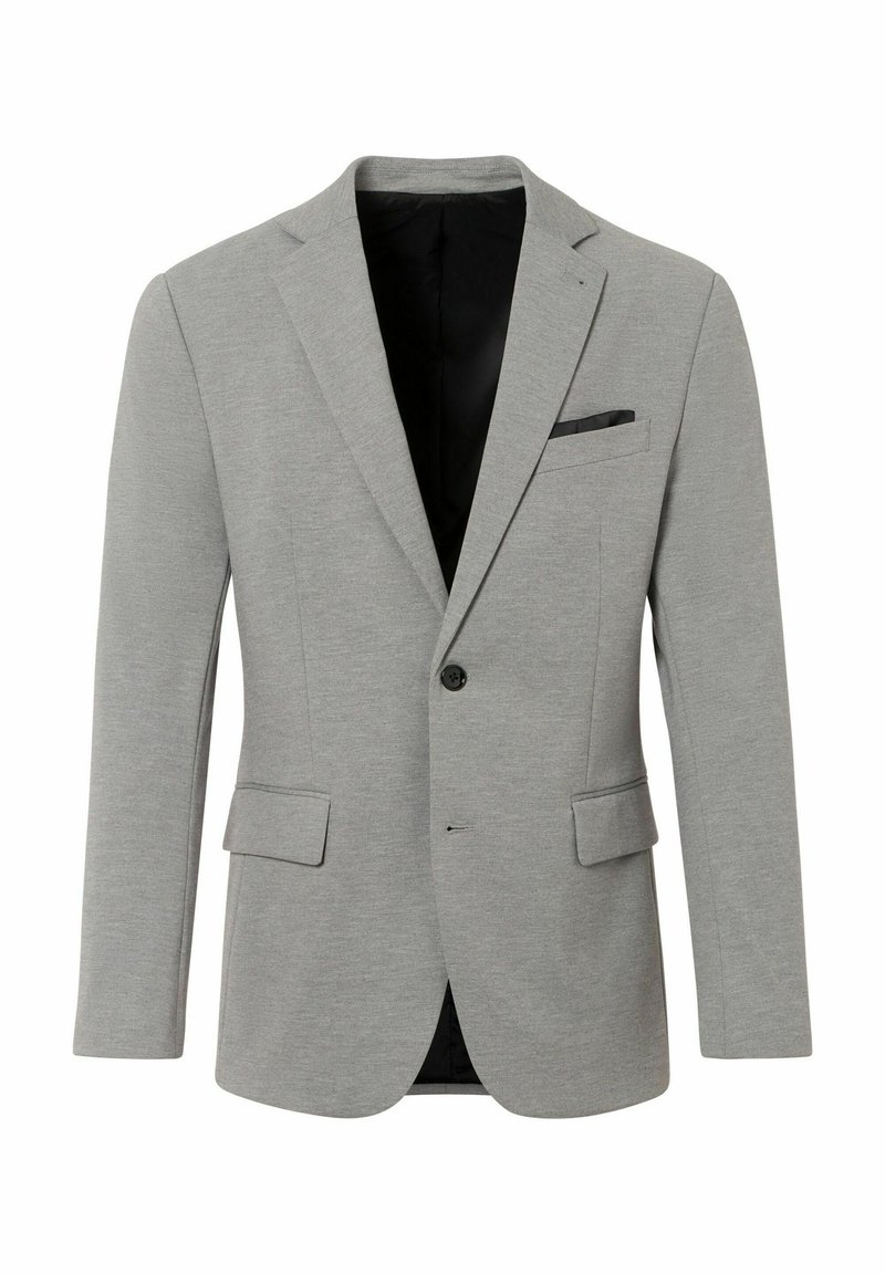 Blazer gris en tissu léger, avec une fermeture à un bouton, des revers crantés, et un accent de poche noire.