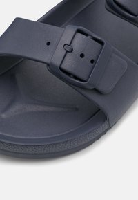 Jack & Jones JFWCROXTON MOULDED - Chinelos - navy blazer