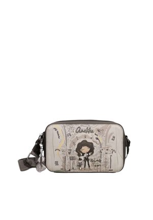 Piccola borsa a tracolla rettangolare con tracolla regolabile, con disegno di donna in stile cartone animato con gatto nero e note musicali su sfondo beige.
