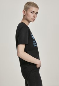 Mister Tee Tričko s potlačou - black