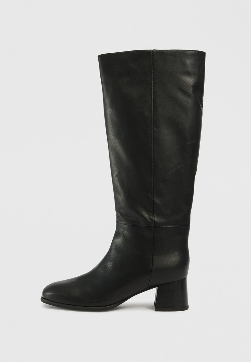 Botas