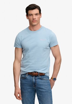 Superdry & Co, SUPERDRY ESSENTIAL COMPANY LOGO EMBROIDERED T-SHIRT.. - Camiseta básica - china blue pink