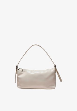 Sac à main rectangulaire en cuir beige avec une seule bandoulière et une fermeture éclair supérieure.