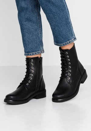 Šněrovací kotníkové boty - black