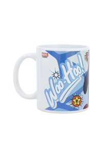 Weiße Keramiktasse mit blauen Comic-Art-Grafiken, dem Text "Woo-Hoo!", einem Spinnenemblem und Sternenexplosion-Akzenten. Runde Form mit einem Henkel.