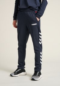 Hummel - LEGACY TAPERED  - Joggebukse - blue nights Miniatyrbilde 1