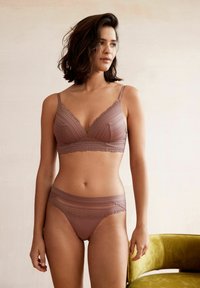 Next FOREVER COMFORT DAISY SUPERSOFT LIGHTLY PADDED - Trīsstūrveida krūšturis - lilac purple lace