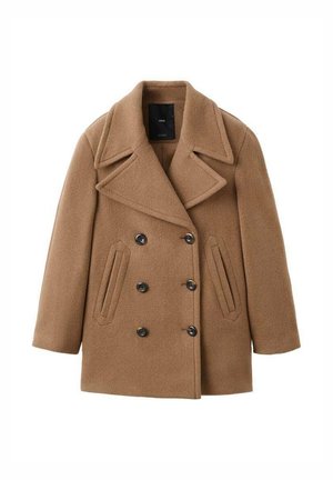 Cappotto doppiopetto marrone con ampie rever, realizzato in tessuto strutturato. Presenta due tasche anteriori e grandi bottoni neri.