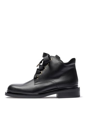 Botines con cordones - black