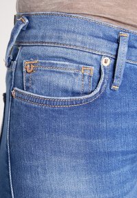 True Religion Džíny Slim Fit - blue denim
