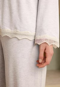 Laura Ashley BUTTON THROUGH SET - Pyjamas - grey