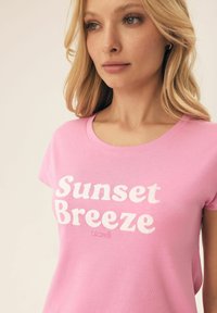 ESOTIQ MISKIMO BLOOVII SET różowy