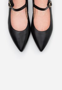 Unisa Bailarinas con hebilla - black