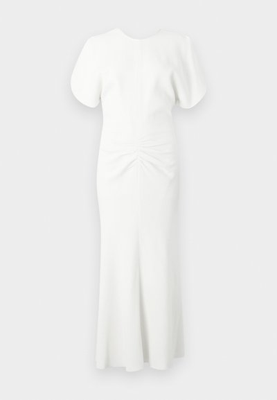 Λευκή φόρεμα με κοντά φτερωτά μανίκια, υφή ραφής πίσω, φαρδιά ζώνη, και λεία ύφανση. Απλός, κομψός σχεδιασμός.