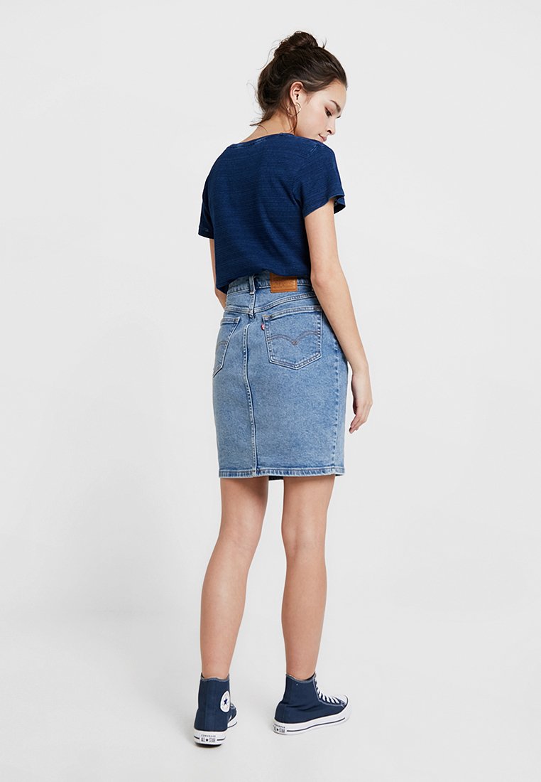 levi's button thru mom skirt